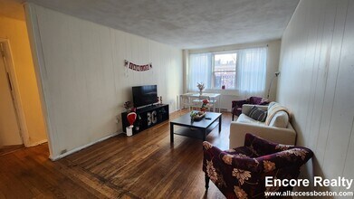 1999 Commonwealth Ave, Unit 12A in Boston, MA - Foto de edificio - Building Photo