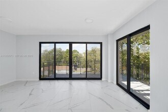 840 NE 130th St in North Miami, FL - Building Photo - Building Photo