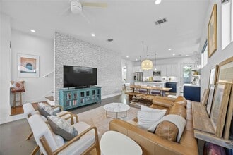 3017 E 16th St in Austin, TX - Foto de edificio - Building Photo