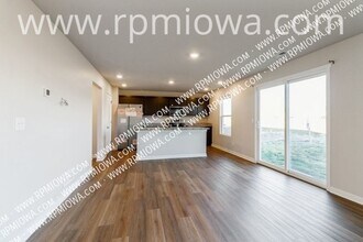 518 Elizabeth Ln NW in Bondurant, IA - Building Photo - Building Photo