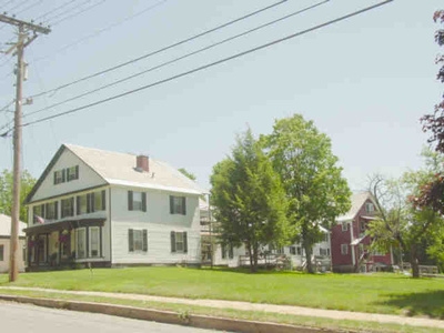 18 Main St in Swanzey, NH - Foto de edificio - Building Photo