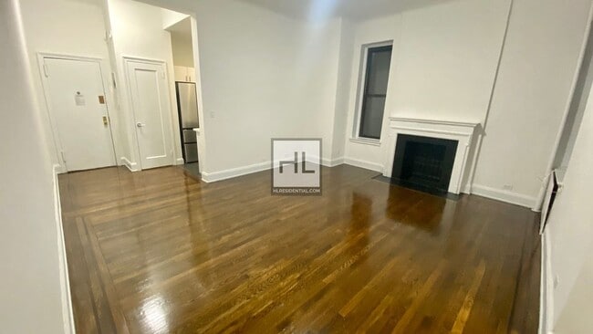 EAST 81 STREET in New York, NY - Foto de edificio - Building Photo