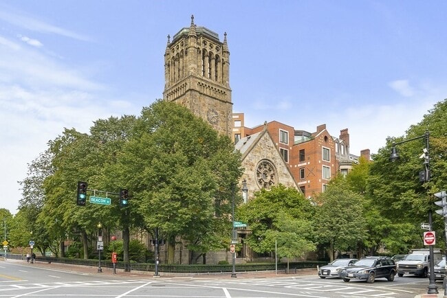 492 Beacon St in Boston, MA - Foto de edificio - Building Photo