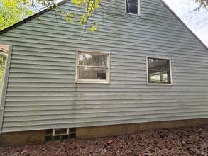 717 Jefferson Rd in Pittsburgh, PA - Foto de edificio - Building Photo
