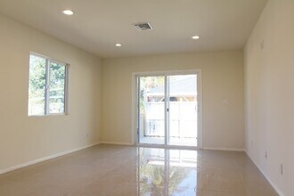 6620 Aura Ave in Los Angeles, CA - Building Photo - Building Photo