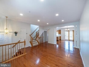 20900 Rosebay Pl in Germantown, MD - Foto de edificio - Building Photo