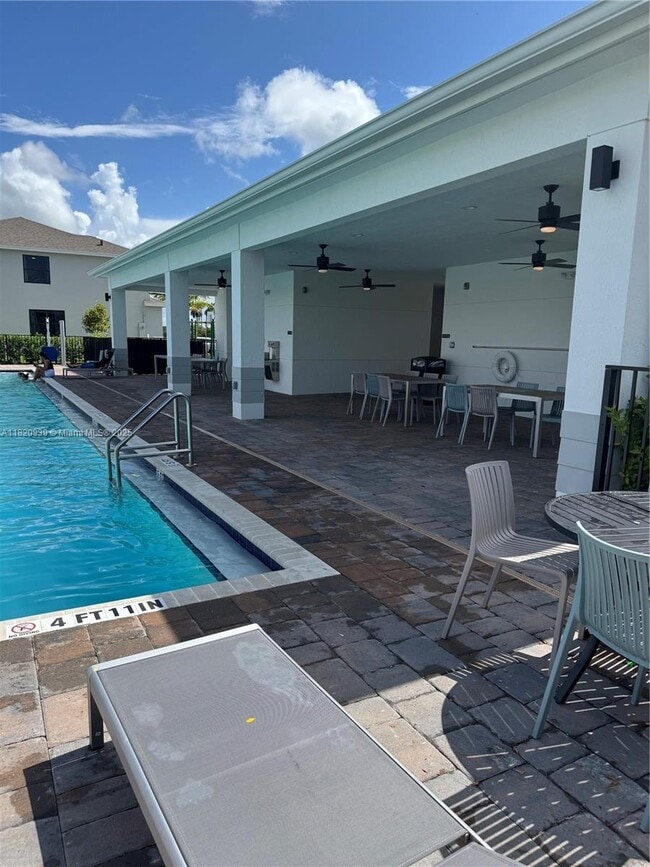 466 NE 12th St in Florida City, FL - Building Photo - Building Photo