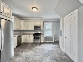 28 Powell Pl in Stamford, CT - Building Photo - Building Photo