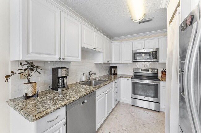8669 Boca Dr in Boca Raton, FL - Building Photo - Building Photo