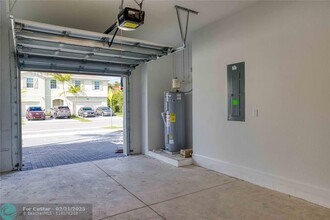 4326 Pond Lily Ln in Greenacres, FL - Foto de edificio - Building Photo