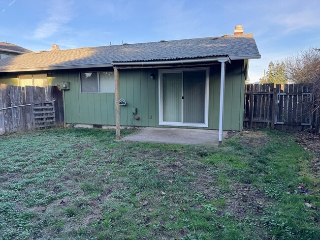 39 Shady Loop in Springfield, OR - Building Photo - Building Photo