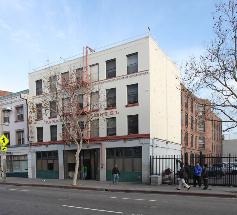 403 E 5th St in Los Angeles, CA - Building Photo