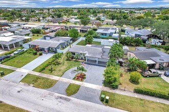 1420 NE 11th St in Homestead, FL - Building Photo - Building Photo