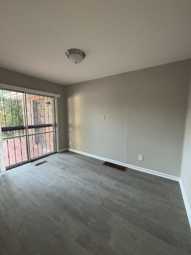6624 Myron Massey Blvd in Fairfield, AL - Building Photo - Building Photo