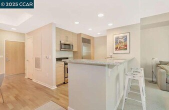 1655 N California Blvd in Walnut Creek, CA - Building Photo - Building Photo