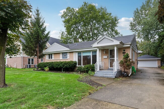 property at 648 Shermer Rd