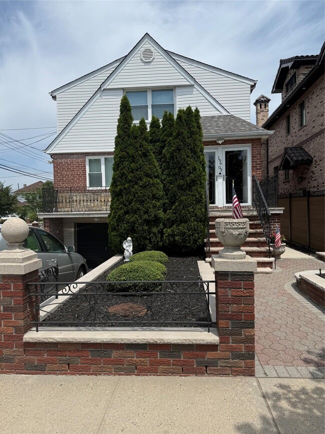196-03 42nd Rd in Queens, NY - Building Photo - Building Photo