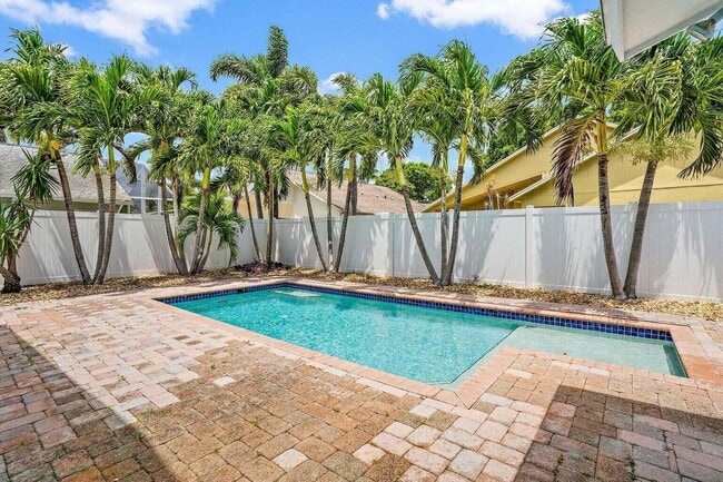 6321 Pompano St in Jupiter, FL - Building Photo - Building Photo