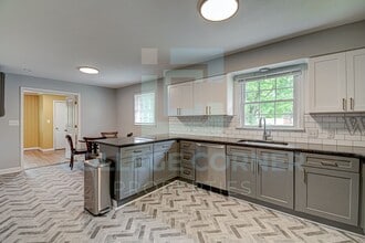 810 Polo Rd in Winston-Salem, NC - Building Photo - Building Photo