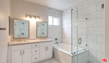 6260 W 3rd St in Los Angeles, CA - Building Photo - Building Photo