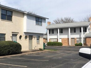 200 Dahlberg Blvd in Taylor, TX - Building Photo - Building Photo