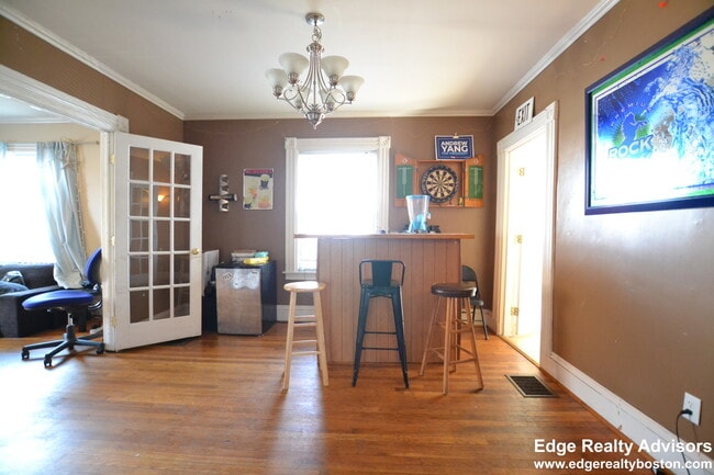 70 Arlington St, Unit 1 in Boston, MA - Foto de edificio - Building Photo