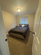 427 SE Inlet Ave in Lincoln City, OR - Building Photo - Building Photo