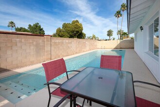 8718 E Weldon Ave in Scottsdale, AZ - Building Photo - Building Photo