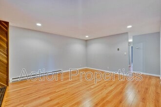 505 Cypress Point Dr in Mountain View, CA - Building Photo - Building Photo