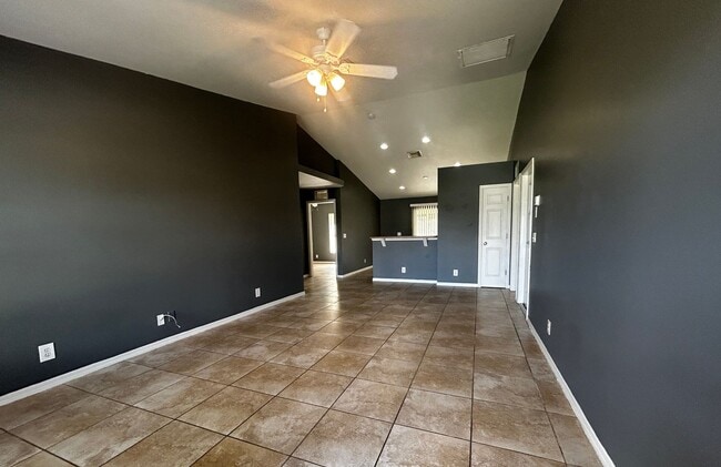 402 Bamfield Pl in Lehigh Acres, FL - Building Photo - Building Photo