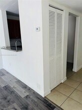 484 NW 165th St in Miami, FL - Building Photo - Building Photo