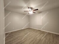 229 Hampton Dr photo'