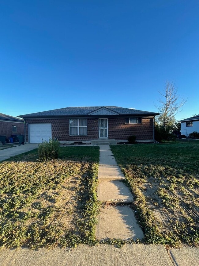 1541 E 105th Pl