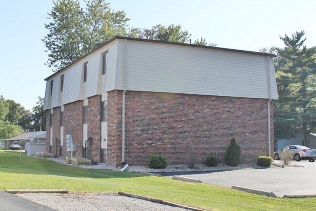 164-174 Freedom Dr in Belleville, IL - Building Photo - Building Photo