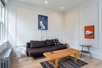 457 Washington St, Unit 2 in Brookline, MA - Building Photo - Building Photo