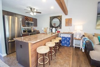 108 Robinwood Dr in Lake Ozark, MO - Building Photo - Building Photo