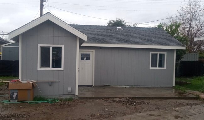 property at 690 W 8th St