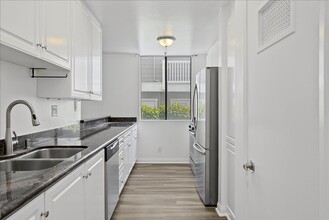 4741 Radford Ave in Los Angeles, CA - Building Photo - Building Photo