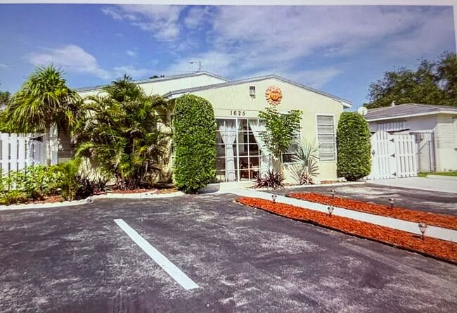 1625 Wilson St, Unit Wilson St. Frnt