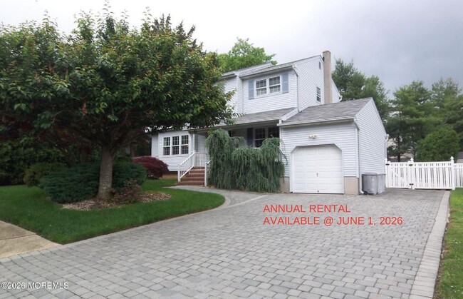 property at 1210 Tuxedo Pl