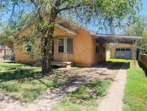 111 S Avenue F in Portales, NM - Building Photo - Building Photo