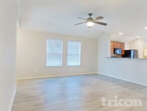 12308 Shine Ave in Rhome, TX - Foto de edificio - Building Photo