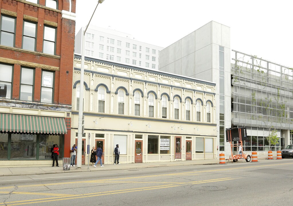 13-17 S Division Ave in Grand Rapids, MI - Building Photo
