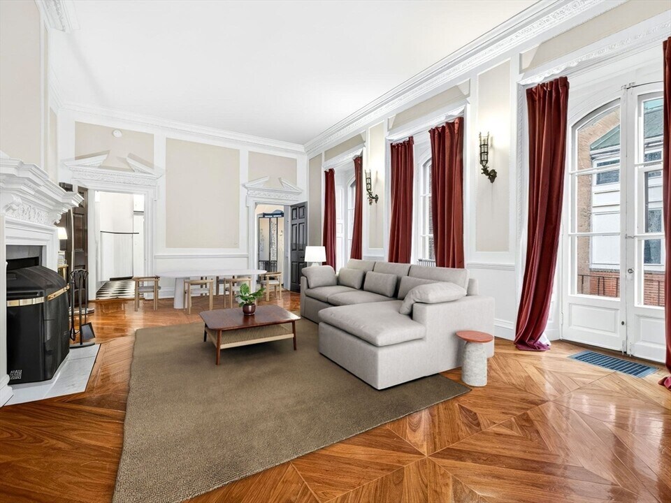 49 Beacon St, Unit 5 in Boston, MA - Building Photo