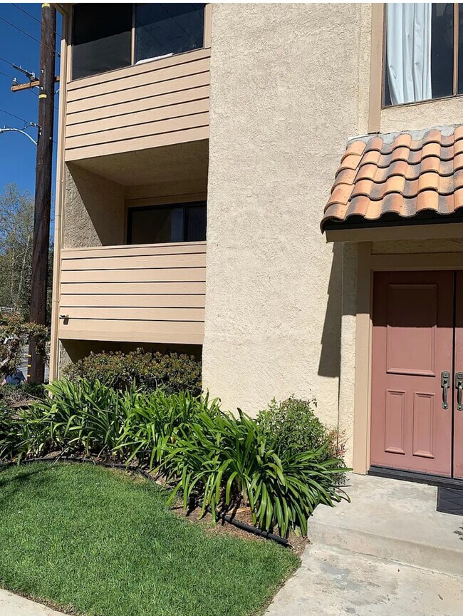 5524 Las Virgenes Rd in Calabasas, CA - Building Photo - Building Photo