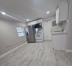 712 S Clyde Ave in Kissimmee, FL - Building Photo - Building Photo