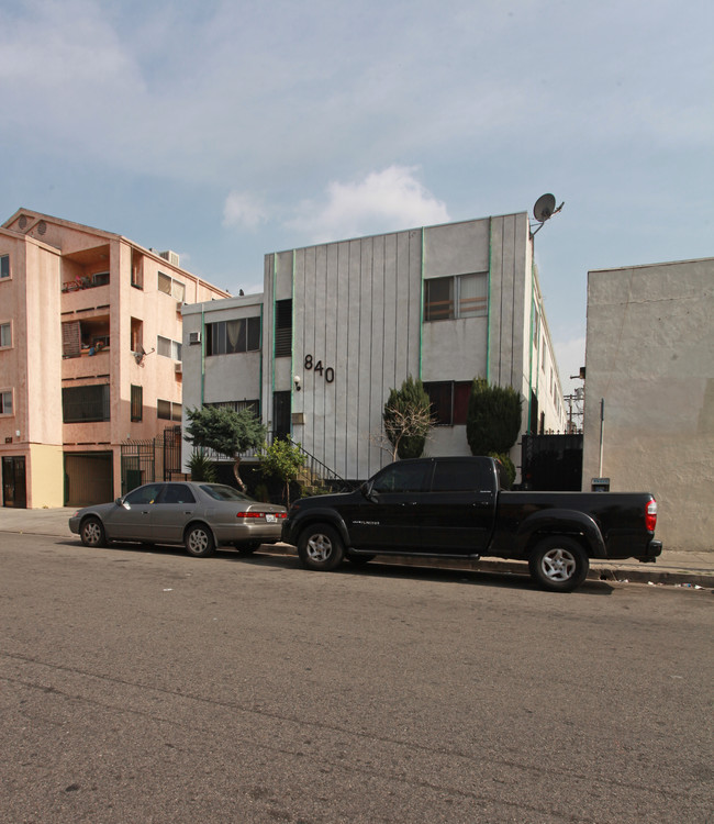 840 S Carondelet St in Los Angeles, CA - Foto de edificio - Building Photo