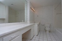 London Square Townhomes photo'