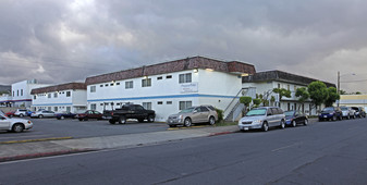 PepperTree Apartments in Aiea, HI - Building Photo