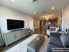 150 Dorchester Ave, Unit 612 in Boston, MA - Building Photo - Building Photo